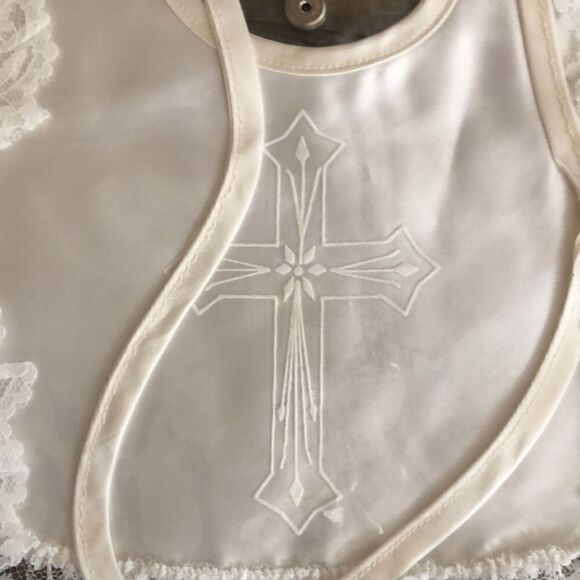 Madonna Christening Bib Lace and Satin w/Snap Keepsake Bib Holder Made in USA - Picture 11 of 17